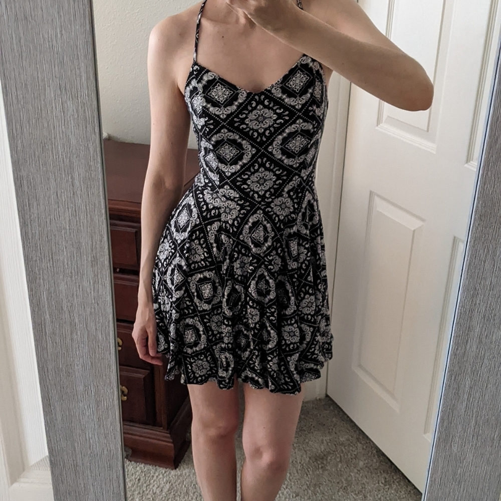 FOREVER TWENTY ONE Skater Dress S